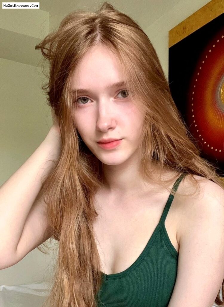 Horny Girlfriend Gives Intense Blowjob Before Her Tight Pussy Gets Fucked While She Moans Nude Sex Tape