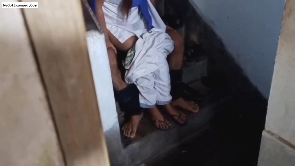 Viral MMS, College student fucking at college inside