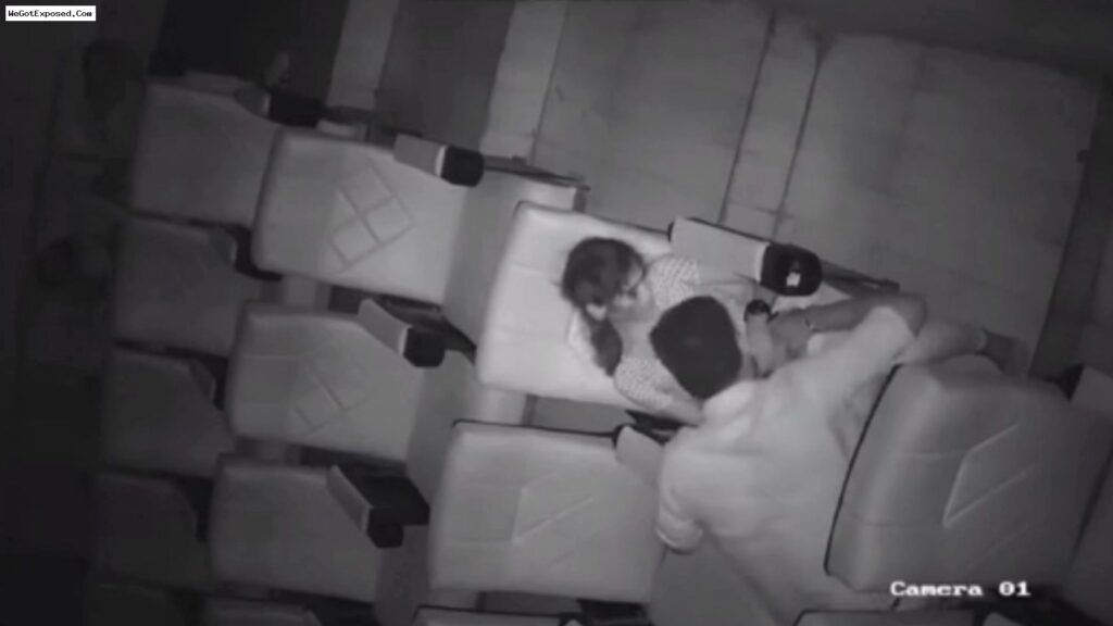 Cinema Hall Pussy Licking Blowjob & Fucking Leaked Video